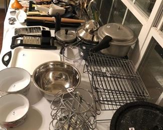 KITCHEN ITEMS, COOKWARE