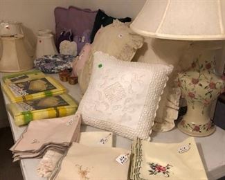 BEAUTIFUL LINENS, PILLOWS