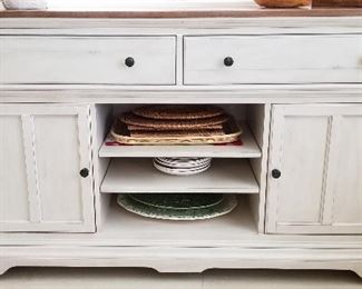 Matching buffet server for the kitchen/dining whitewashed distressed set. This server/buffet has sides that pull out for extra serving.