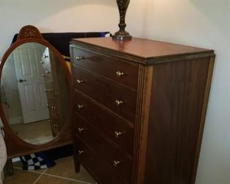Vintage Chest of Drawers.