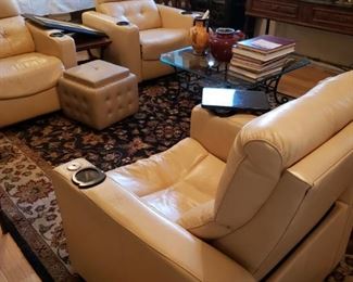 4 Creme Leather Palliser Vox Theater Chairs-Electric Recliners. Lighted cup holders and eating trays.   $700 ea LIKE NEW