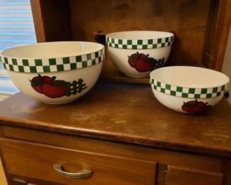 Vintage Nesting Bowl Set  $30