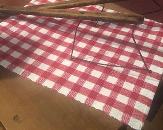 Oven tool for pies and such