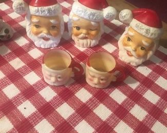 Santa salt and peppers
Tiny mugs