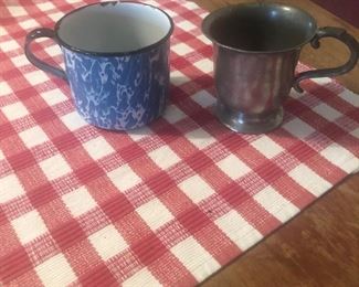 Blue granite mug
Silver mug
