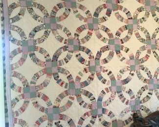 Double Wedding Ring Quilt