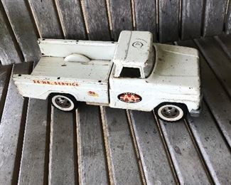 AA Tonka Wrecker toy Truck
Missing light and wrecker in back