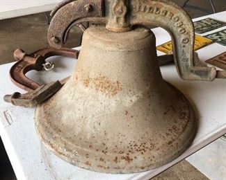 #4 cast iron dinner / Church Bell