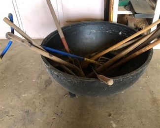 Plastic pond w tools