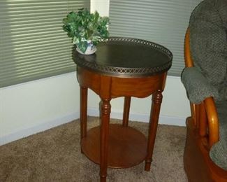 Cool side table w/metal top