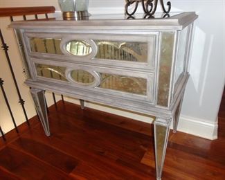 2 drawer Table 39x22x35