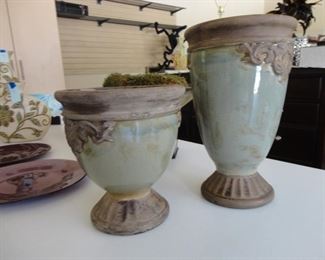 Pair of new Garden Urns (New)