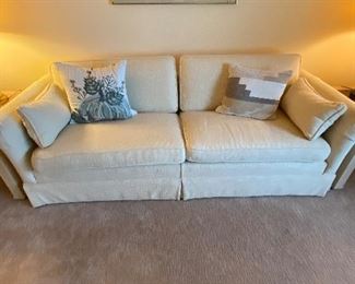 Henredon sofa recovered excellent condition 