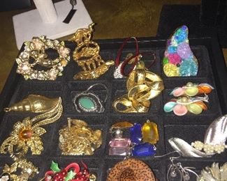Assorted Vintage Costume & Silver Jewelry 