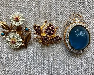 $30 Detail 3 Joan Rivers pins