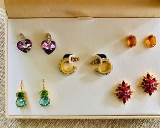 $ 20 5 pairs of earrings in original box