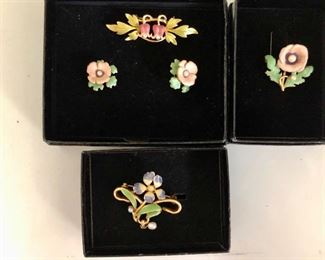 $30 Joan Rivers set of 3 pins and one pair matching earrings New in Box 