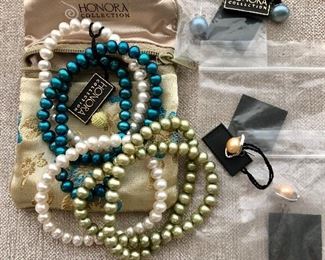 $30 6 pearl bracelets plus 2 pairs pearl earrings New in Box