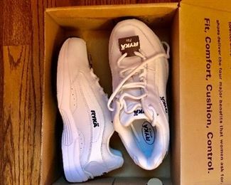 $25 Brand new sneakers size 7