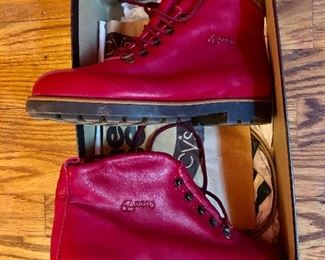 $40 Brand new red boots; size 7