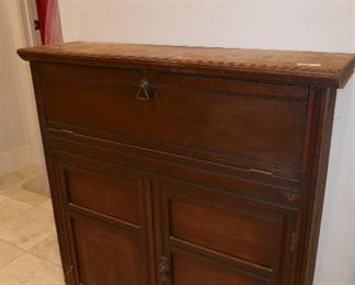 Nice Vintage Wood Cabinet