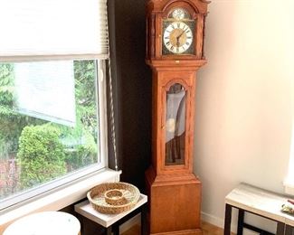Grandfather Clock $85.0 Please feel free to text ahead to purchase 206-669-0540 We can assist with curb outdoor pickup- Indoor shopping available with Mask