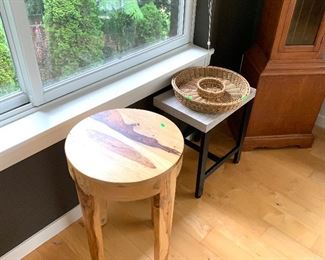 Side Wood Tables $45 and $15 Please feel free to text ahead to purchase 206-669-0540 We can assist with curb outdoor pickup- Indoor shopping available with Mask