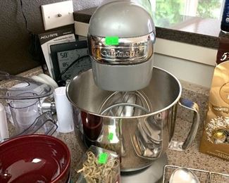Mixer $65 Please feel free to text ahead to purchase 206-669-0540 We can assist with curb outdoor pickup- Indoor shopping available with Mask
