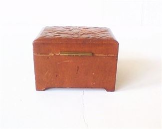 Leather musical jewelry box