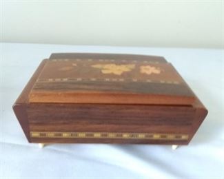 Silento music jewelry box