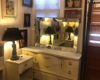 Mid-Century Modern bedroom set and pair of lamps with special shades !