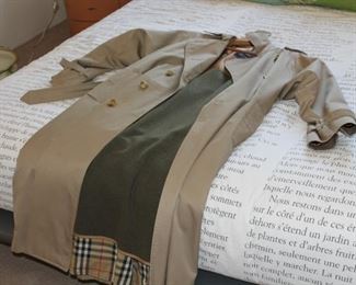 Burberry trench 