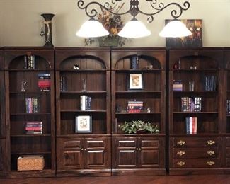 Ethan Allen Bookcases Knotty Pine 6 pcs
3 w Doors (34" w x 80" h x 16" d) 2 w Drawers (34" w x 80" h x 16" d) 1 Open Concept (30" w x 80" h x 16" d)