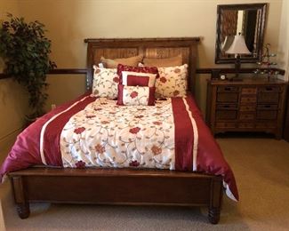Queen Bed, Fun Dresser w Basket Storage, Accent Lamp, Votive Tree, Silk Tree, Mirror, Beautiful Bedding Set