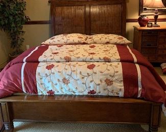 Queen Bed, Fun Dresser w Basket Storage, Accent Lamp, Votive Tree, Silk Tree, Mirror, Beautiful Bedding Set