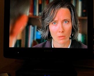 Dynex TV w Built-in DVD