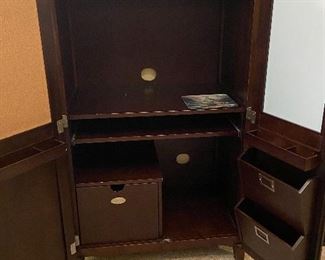 a full desk! Great storage.