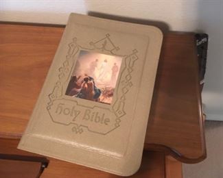 Beautiful Bible from the pope $40