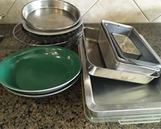 Miscellaneous pots and pans all for One money $20