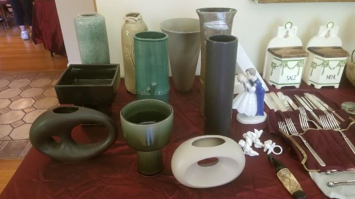 Nice selection of Japanese pottery