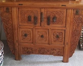 Chinese entry cabinet