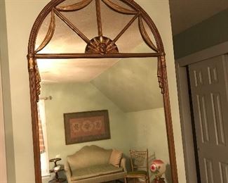 Another fabulous gold mirror with stunning design.