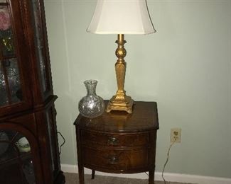 Another set of nice hepplewhite bed side tables