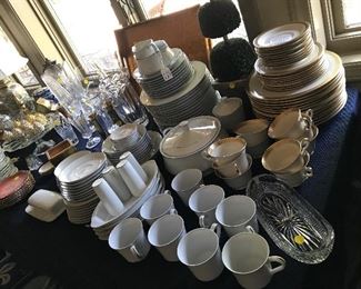 Lovelace China and Old Ivory "Bracelet" China