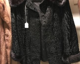 Curly Lamb jacket with fur color and cuffs