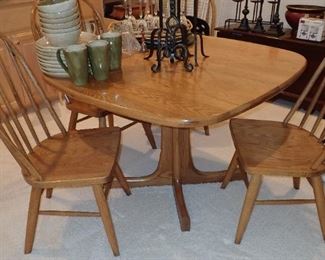 OAK TABLE AND 5 CHAIRS GABBERTS