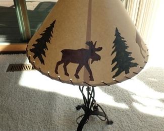 MOOSE SHADE LAMP