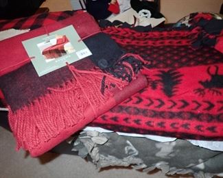 QUILTS / THROWS