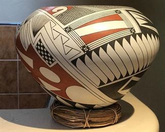 15" diameter Mata Ortiz pot.