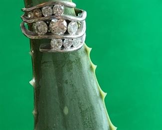 14 K white gold and diamond ring. TCW  approx. 3.25 carats with very good clarity.